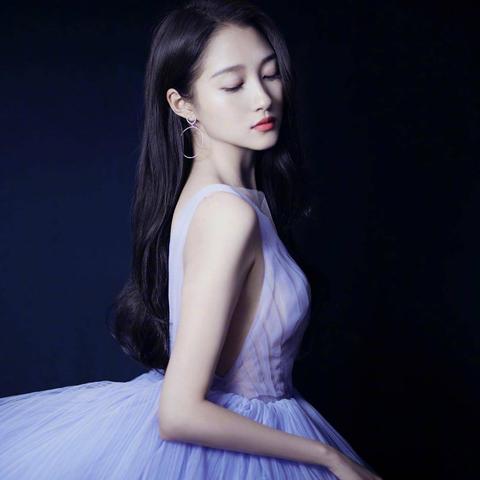 鹿晗时尚戒指闪耀潮流之巅