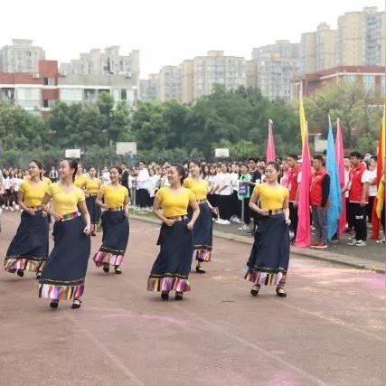 长绸扇舞，艺术魅力与精湛技艺获大奖